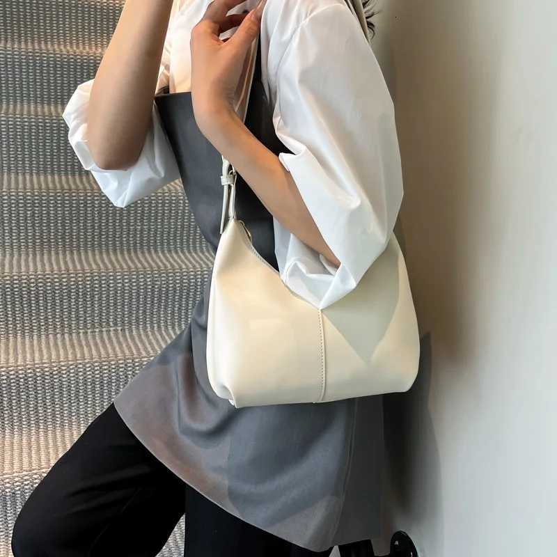 LEFTSIDE Small PU Leather Crossbody Bags for Wen 2025 New Trend Underarm Shoder Bag Ladies Handbags and Purses Y251211