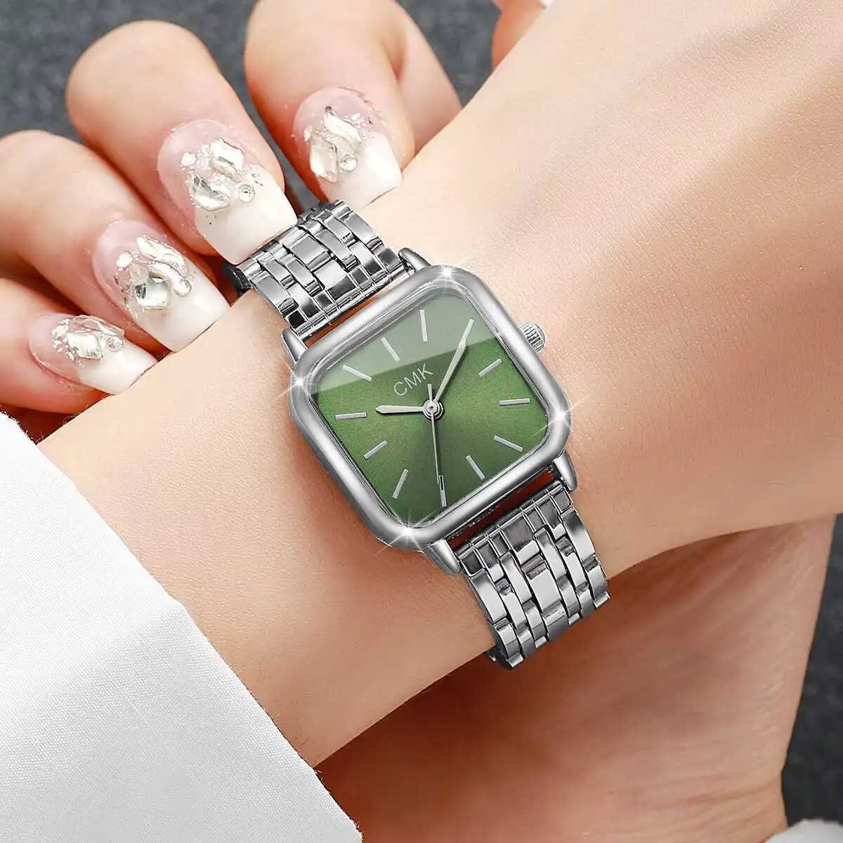 1/2/3/4/6PCS Fashion Women Watches Simple Square Dial Ladies Quartz Wristwatch Reloj MujerWithout Box Y251212