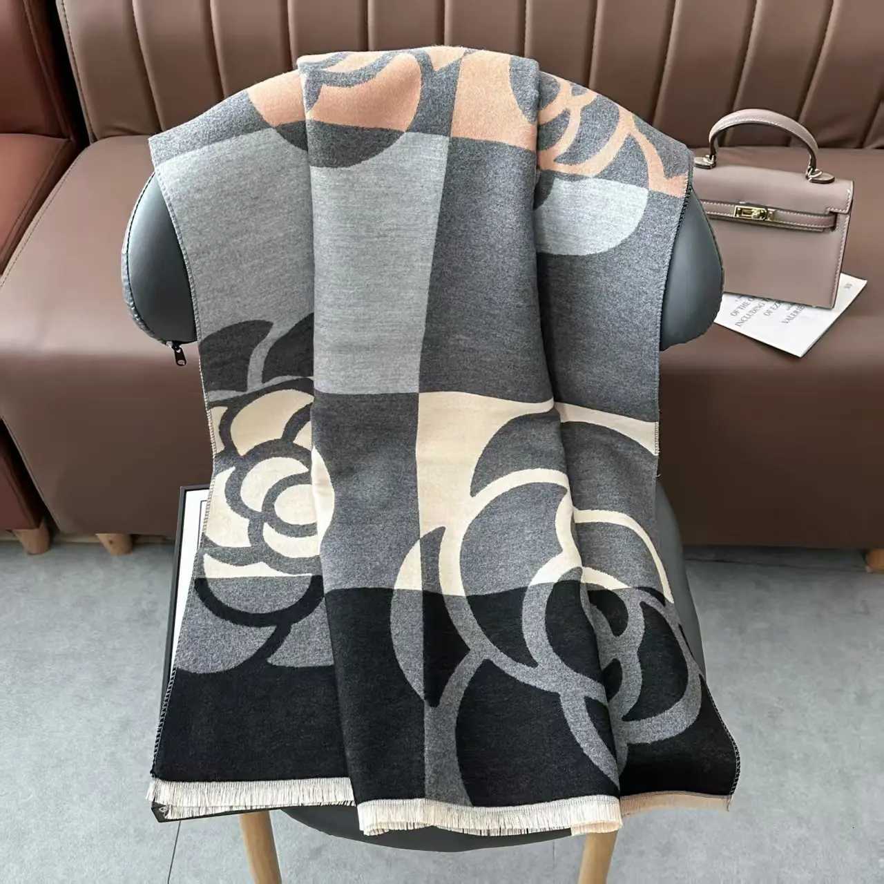 Thick Warm Winter Faux Cashmere Scarf for Women Blanket Female Scarves Quality Shawl Wrap Bufanda 2026 Poncho Echarpe Pashmina Y251211