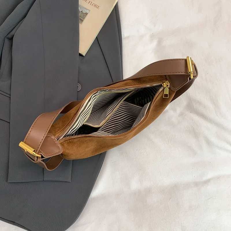 Flannel Shoder Bag Trendy Persality Large Capacity Fi Versatile Messenger Bag Texture Versatile Dumpling Bag Y251211