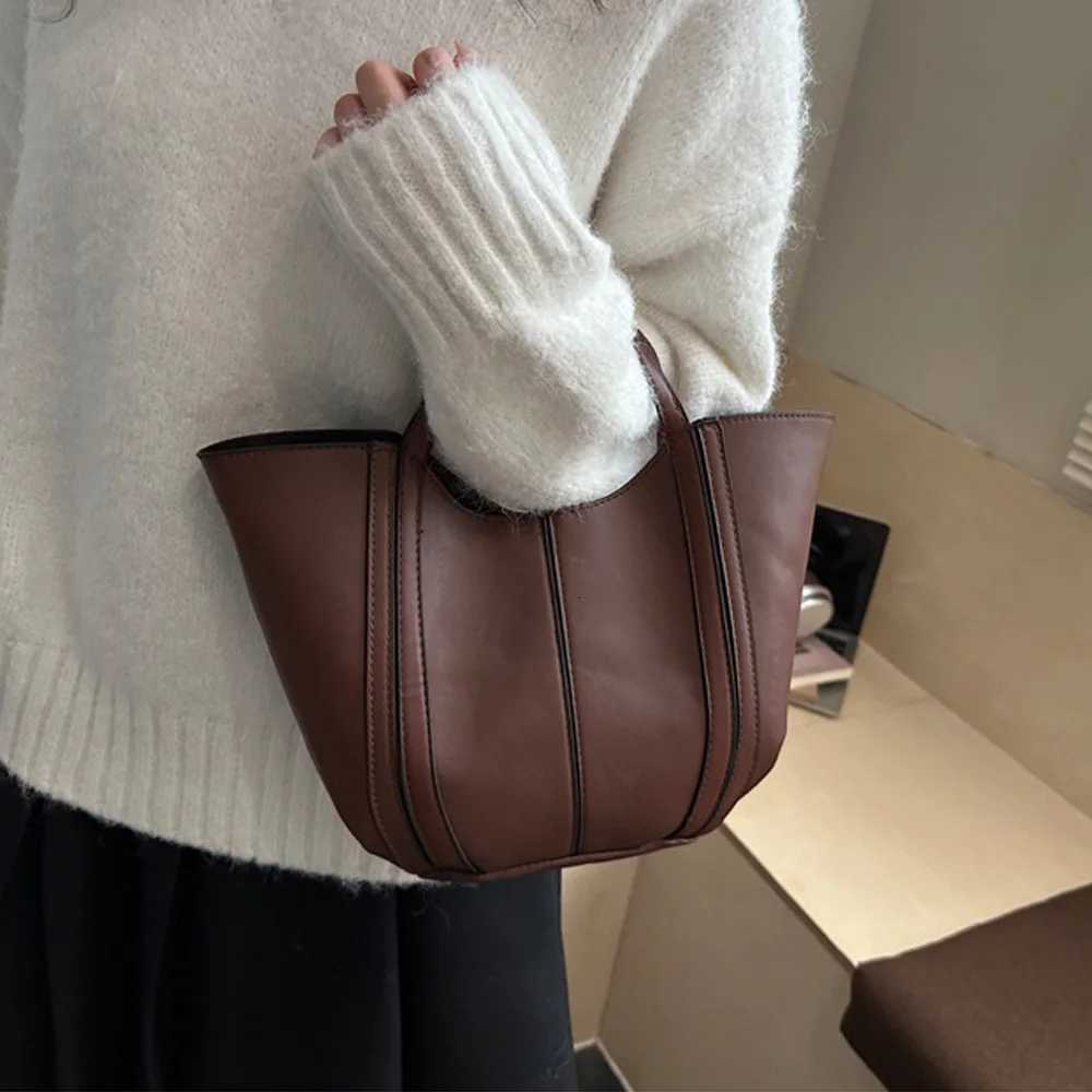 2025 New Fi Basket Handbag with Advanced Texture Casual Shoder Bag Stylish Style Crossbody Handbag Y251211