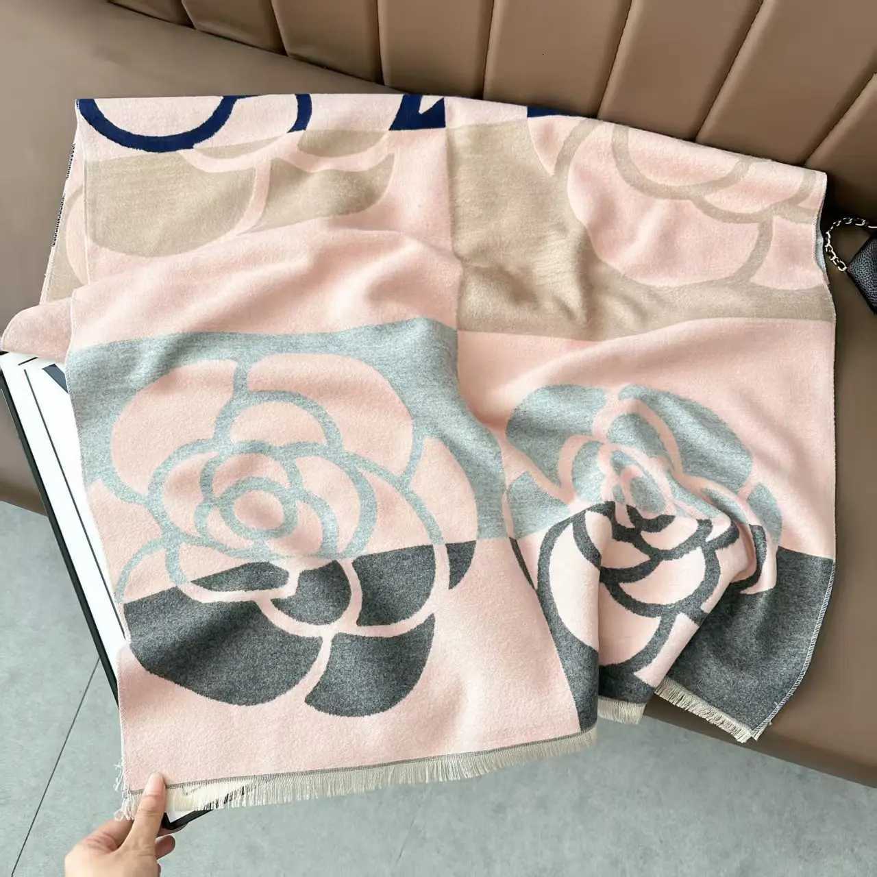 Thick Warm Winter Faux Cashmere Scarf for Women Blanket Female Scarves Quality Shawl Wrap Bufanda 2026 Poncho Echarpe Pashmina Y251211