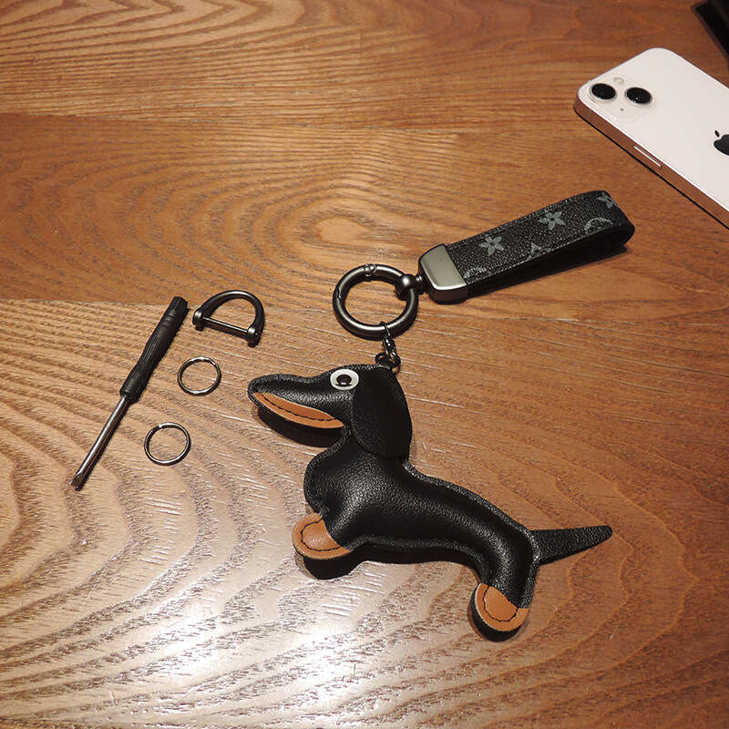 Exquisite Old Flower Plaid Dachshund Dog Unisex Car Keychain With Horseshoe Buckle