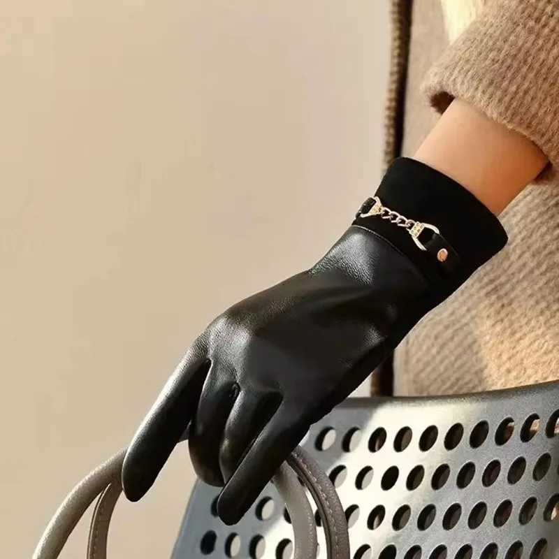 Winter Korean Elegant Synthetic Leather Gloves for Women Waterproof Fleece Lining Warm Touch Screen Waterproof Windproof Gloves Y251211