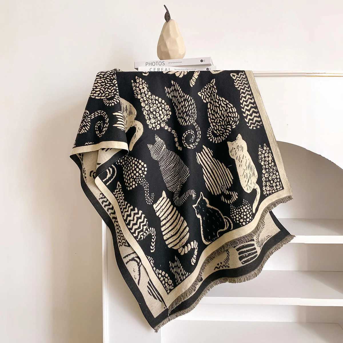 2025 Luxury Fashion Womens Cat Pattern Shawl Faux Cashmere Warm Autumn Winter Scarf for Mujer Femme Stylish Accessory Bufand Y251211