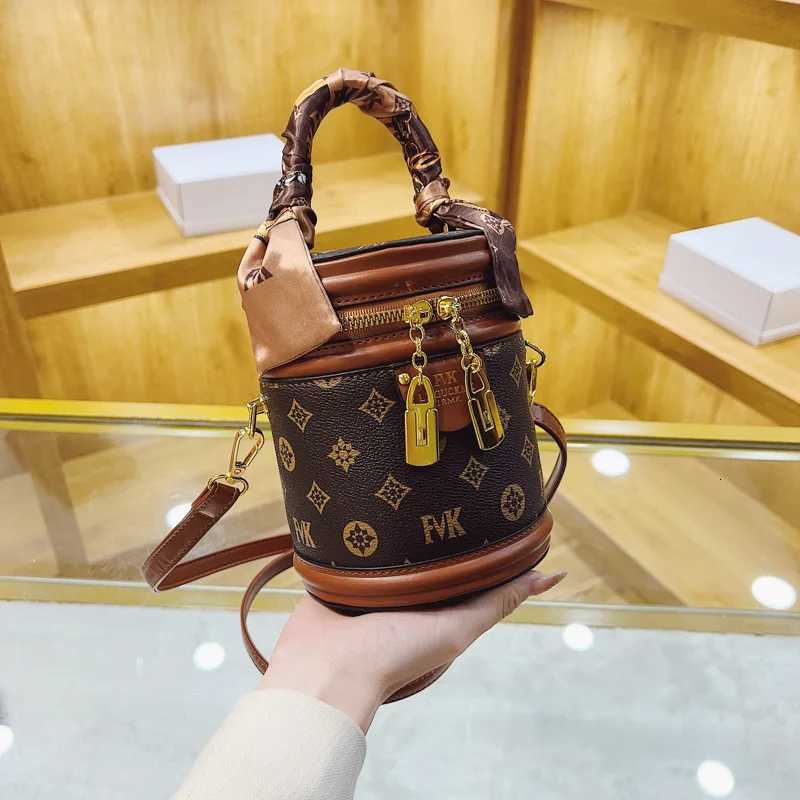 Texture Portable Bucket Bag For Wen Printed Cylinder Shoder Bag Luxury Purses And Handbags Crossbody Bag Cute Sahel Y251211
