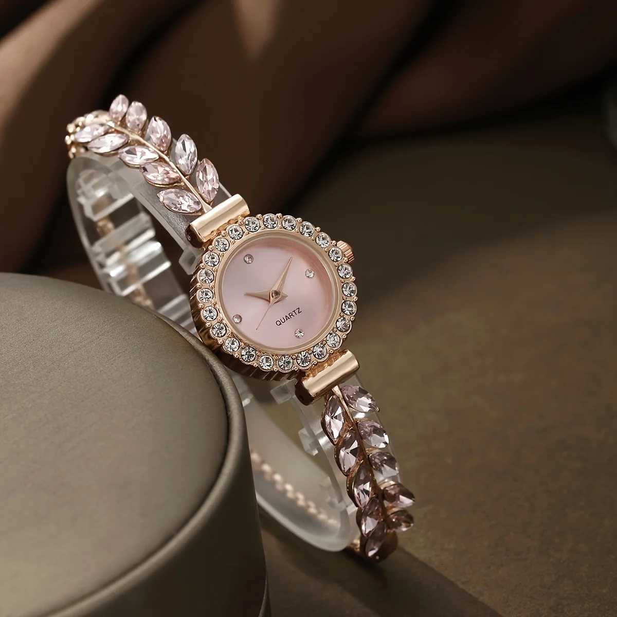 1/4PCS Elegant Womens Wristwatch Set Fashion Rhinestone Bracelet Band Ladies Quartz Watches Reloj MujerWithout Box Y251212
