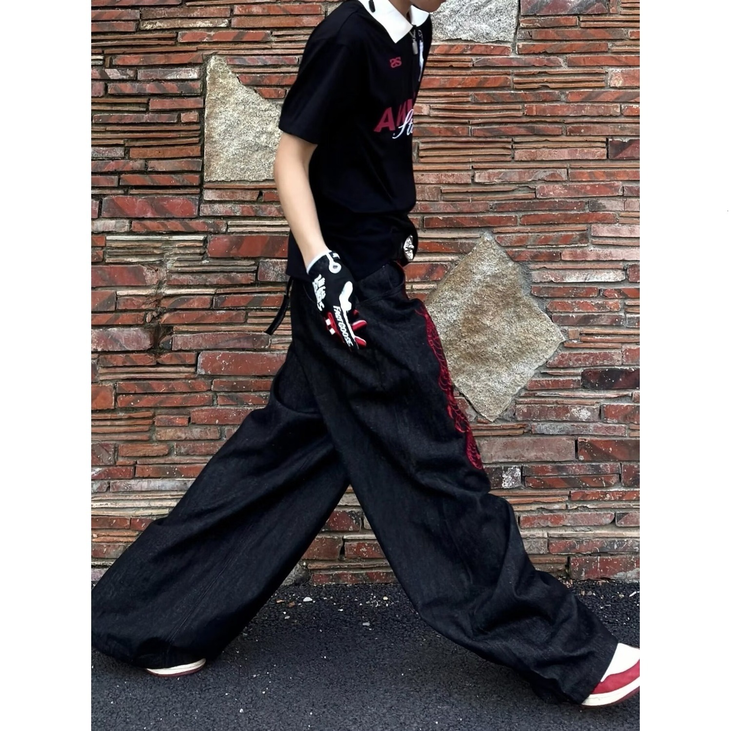 Embroidered Dragon Totem Jeans Hip Hop Baggy Jeans Streetwear Y2k Mens Jeans Loose Wide Leg Denim Fabric High Quality 240927