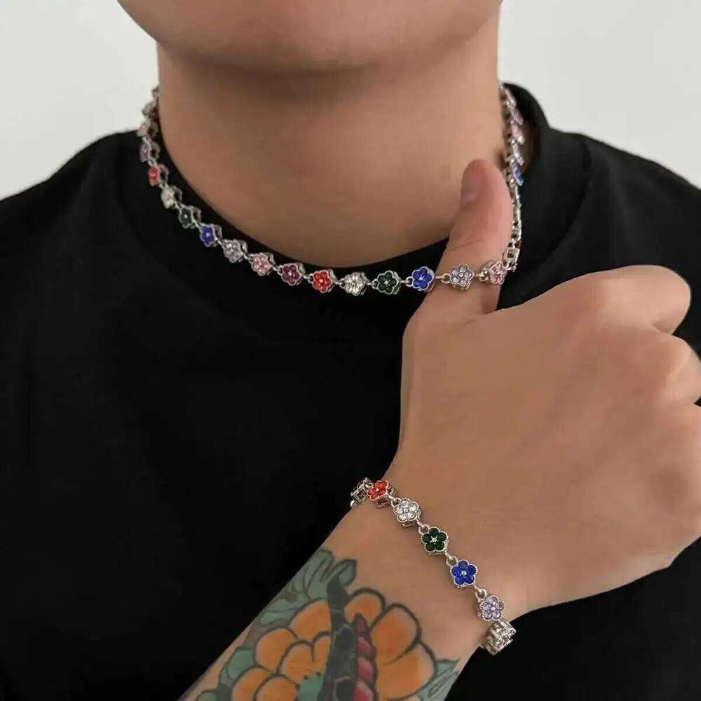 Necklace Designer Luxury bracelet four leaf clover Trendy Exquisite Colorful Flower Chain Bangle Men Creative Bohemia Rhinestone Short Necklace Jewelr