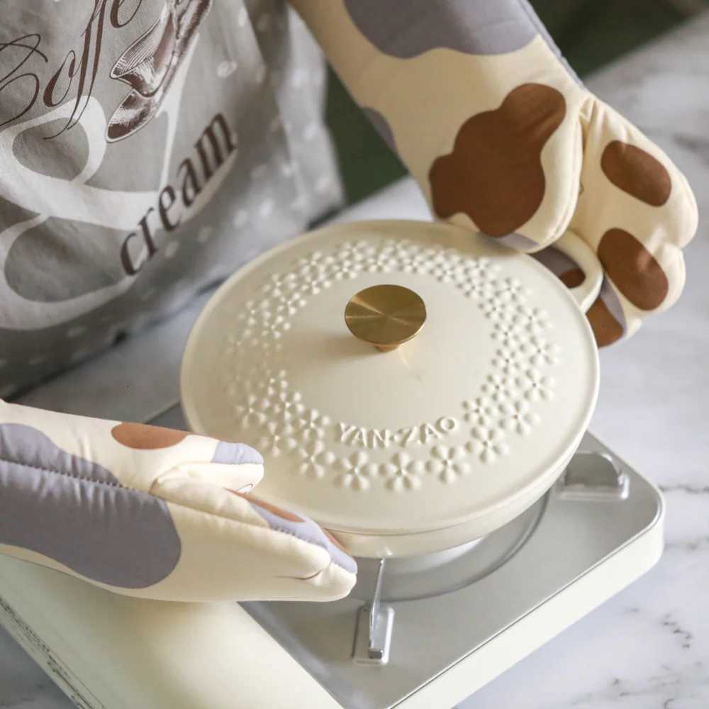 1PC Anti-scalding Oven Gloves Mitts Potholder Kitchen Gloves Tray Dish Bowl Holder Oven Handschoen Hand Clip Tools H251212