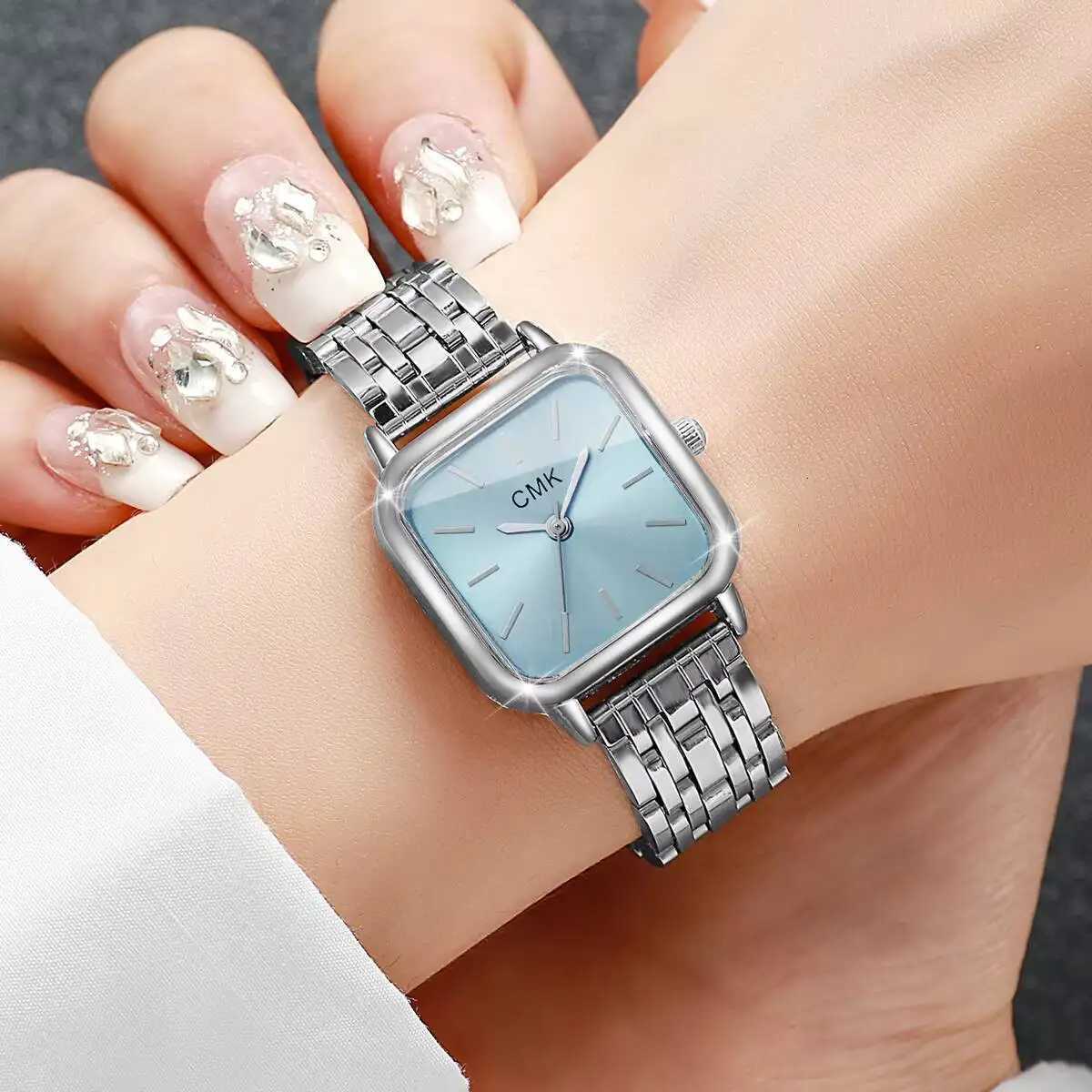 1/2/3/4/6PCS Fashion Women Watches Simple Square Dial Ladies Quartz Wristwatch Reloj MujerWithout Box Y251212