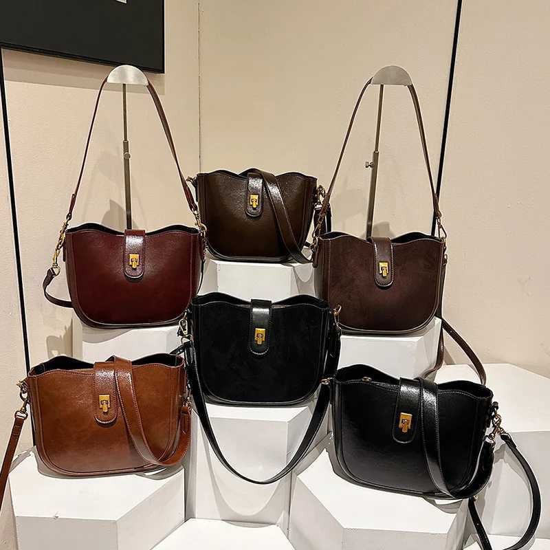 Trendy Brown Saddle Bag for Wen Stylish Semi-Circle Crossbody Bag Vintage Boho Chic Fall/Winter Maillard Fi Y251211