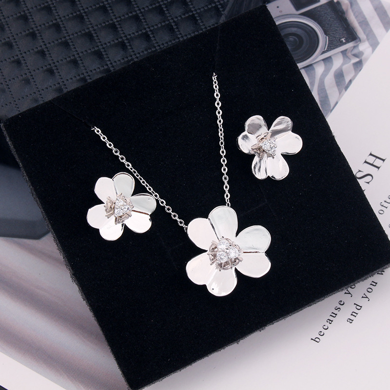 New Women's Fresh Plum Blossom Necklace Micro Pave Zircon Simple Floral Earrings Fashion Holiday Jewelry Set
