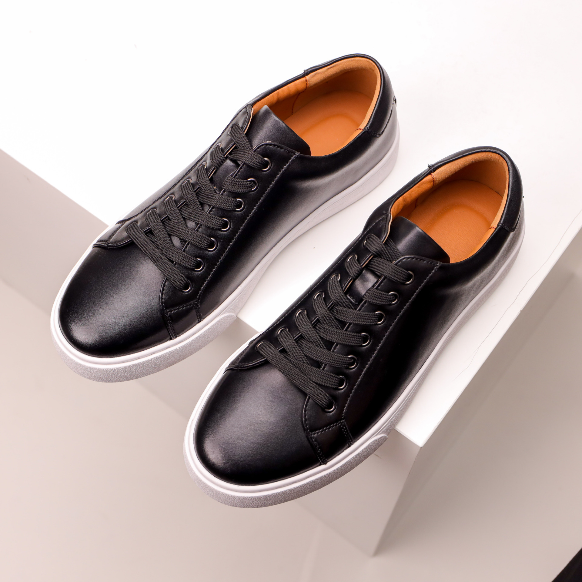 Fashionable retro plus size men's sports shoes casual and handsome business leather shoes high-quality cowhide soft soled board shoes designer sh