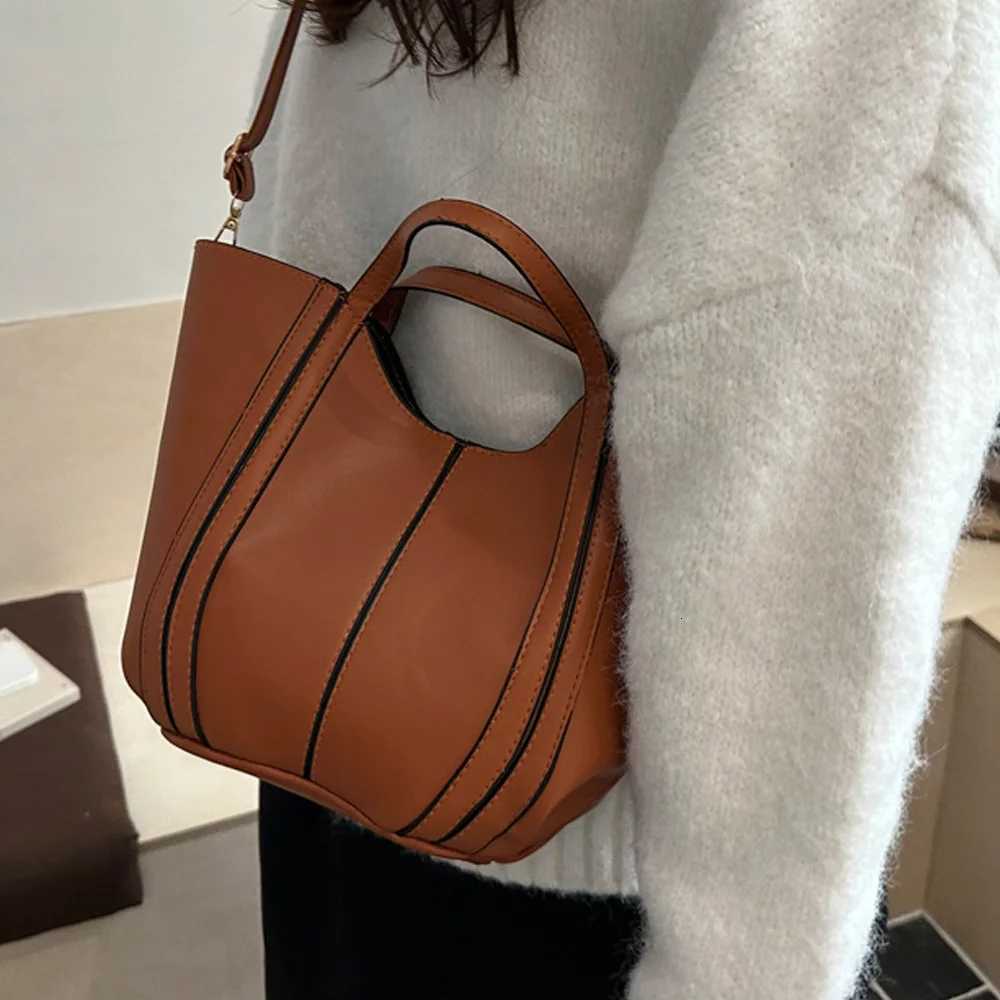 2025 New Fi Basket Handbag with Advanced Texture Casual Shoder Bag Stylish Style Crossbody Handbag Y251211