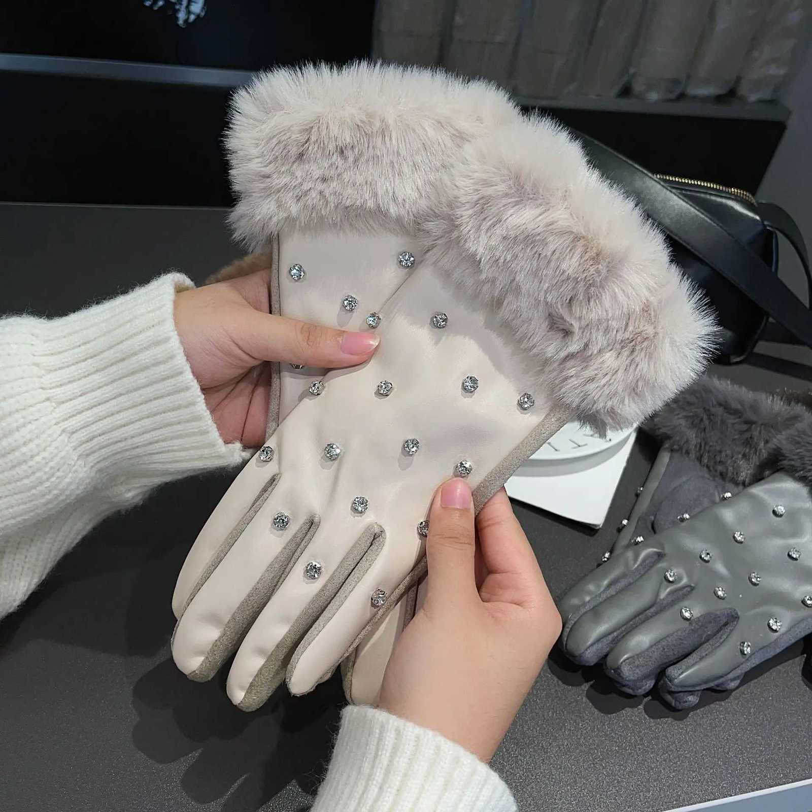 Luxury Rhinestone Womens PU Leather Gloves Cold Proof Winter Warm Gloves with Faux Fur Trim Cuff Thermal Lining Party Gloves Y251211