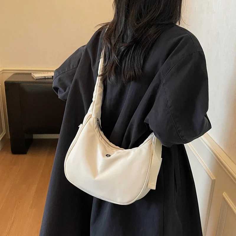 2025 Casual Fi New Large Capacity Crossbody Bags Solid Persality Portable Solid Color Shoder Bags for Wen Y251211