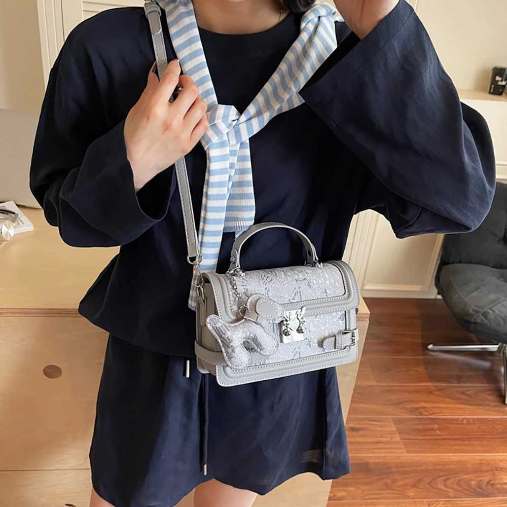 Luxury Exquisite Flloral Handbags Women Commuting Single Shoulder Bags 2025 New Versatile Shopping Small Square Crossbody BagT251213