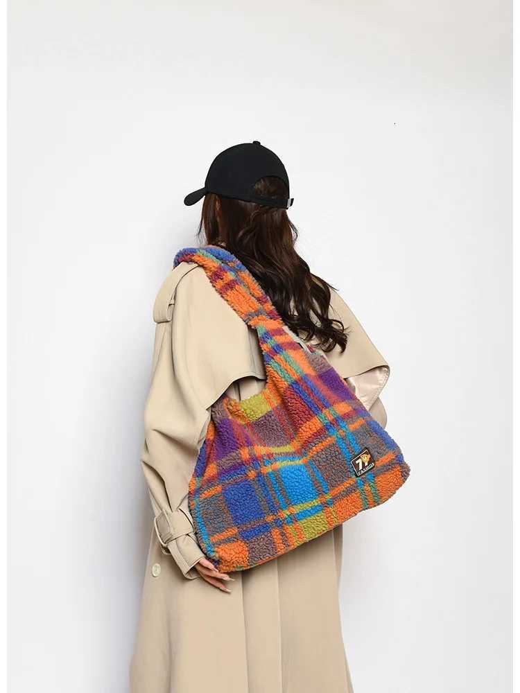 Womens handbag Womens bag plaid one shoulder cross body tote bag large capacity one shoulder underarm bag fashion commuter bagT251213