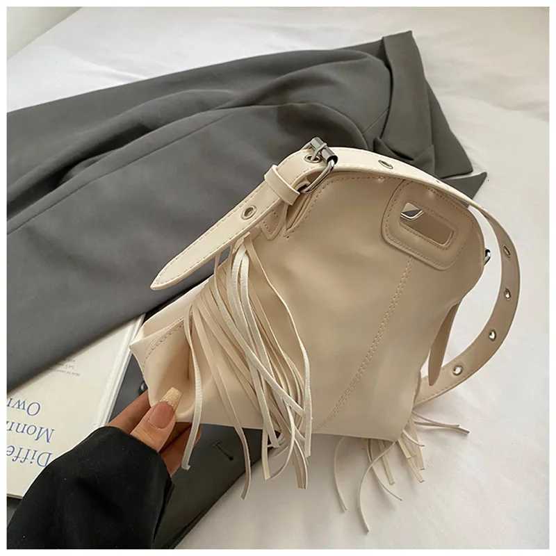 Fashion Womens Crossbody Bag High Quality Shoulder Bag Large Capacity Womens Wallet Phone Bag Solid Casual Tassel Bucket BagT251213