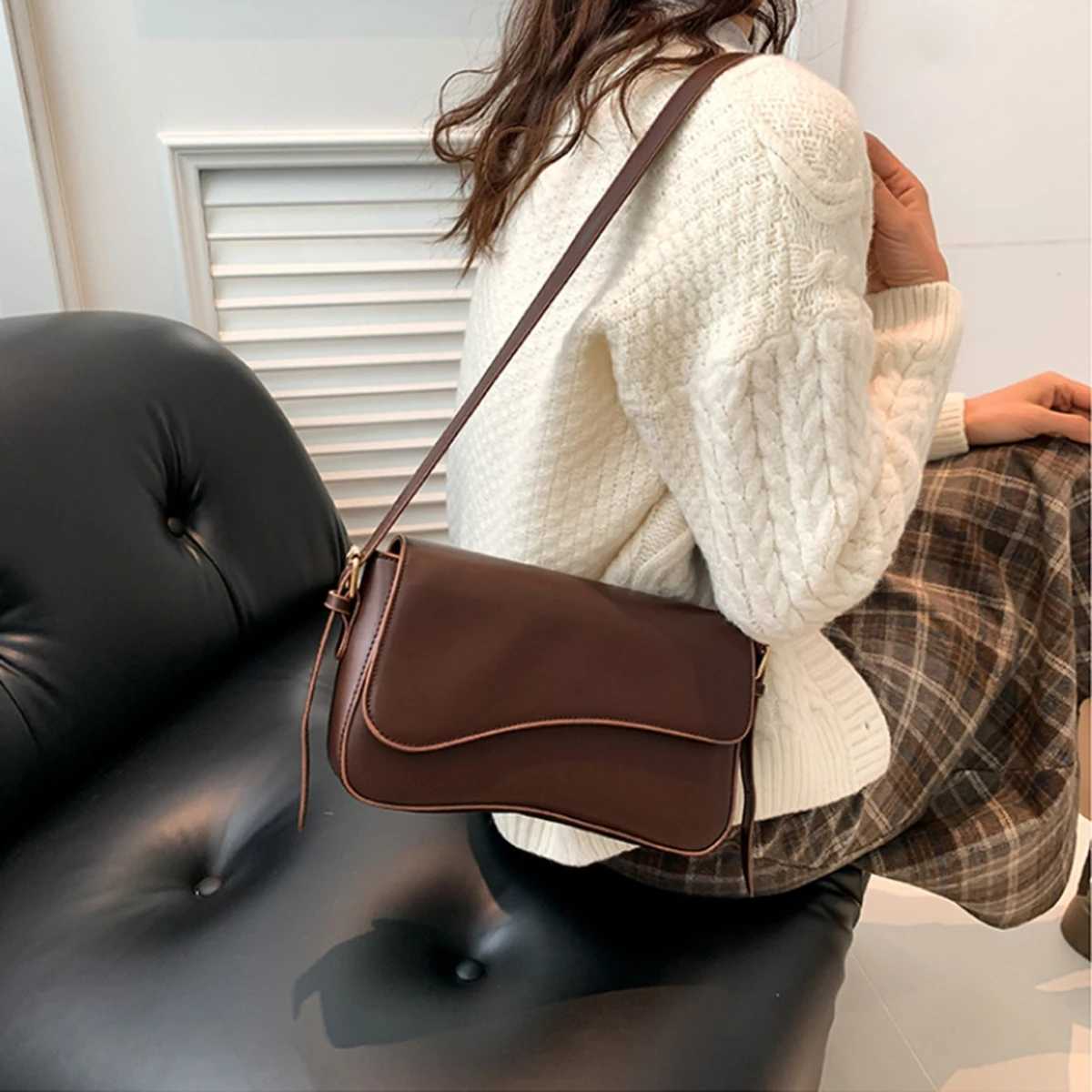 Coffee-Colored Simple Crossbody Bag Street Trend Light Luxury Exquisite Small Square Bag Womens Single-Shoulder Bag 1 PieceT251213