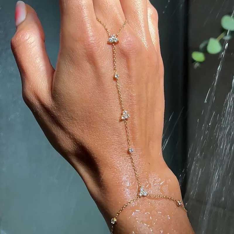 Luxury Metal Crystal Chain Finger for Women Simple Gold Color Zircon Geometric Hand Chain Wedding Jewelry Gift M251213