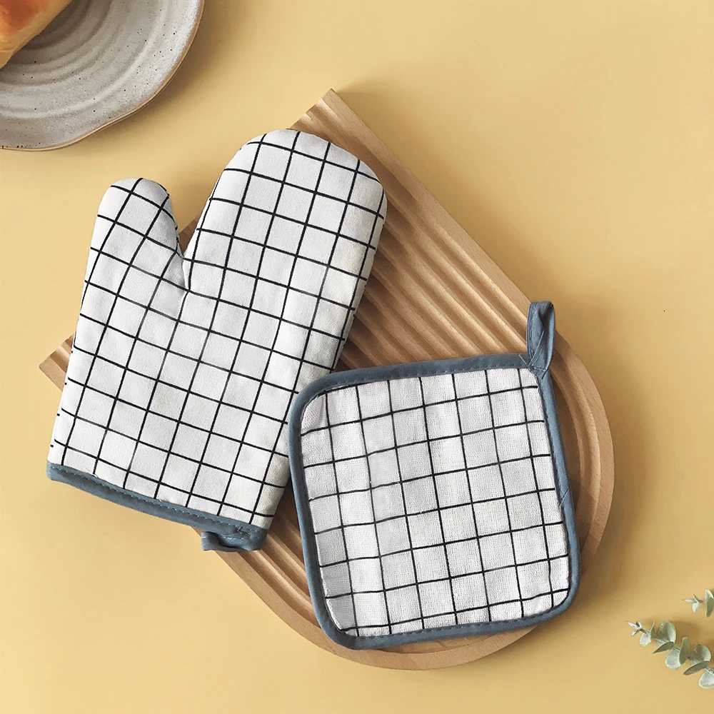 Cotton Linen Microwave Oven Baking Gloves Set of 2 Heat Resistant Oven Gloves with Heat Insation Pad for Kitchen Cooking Tools H251212