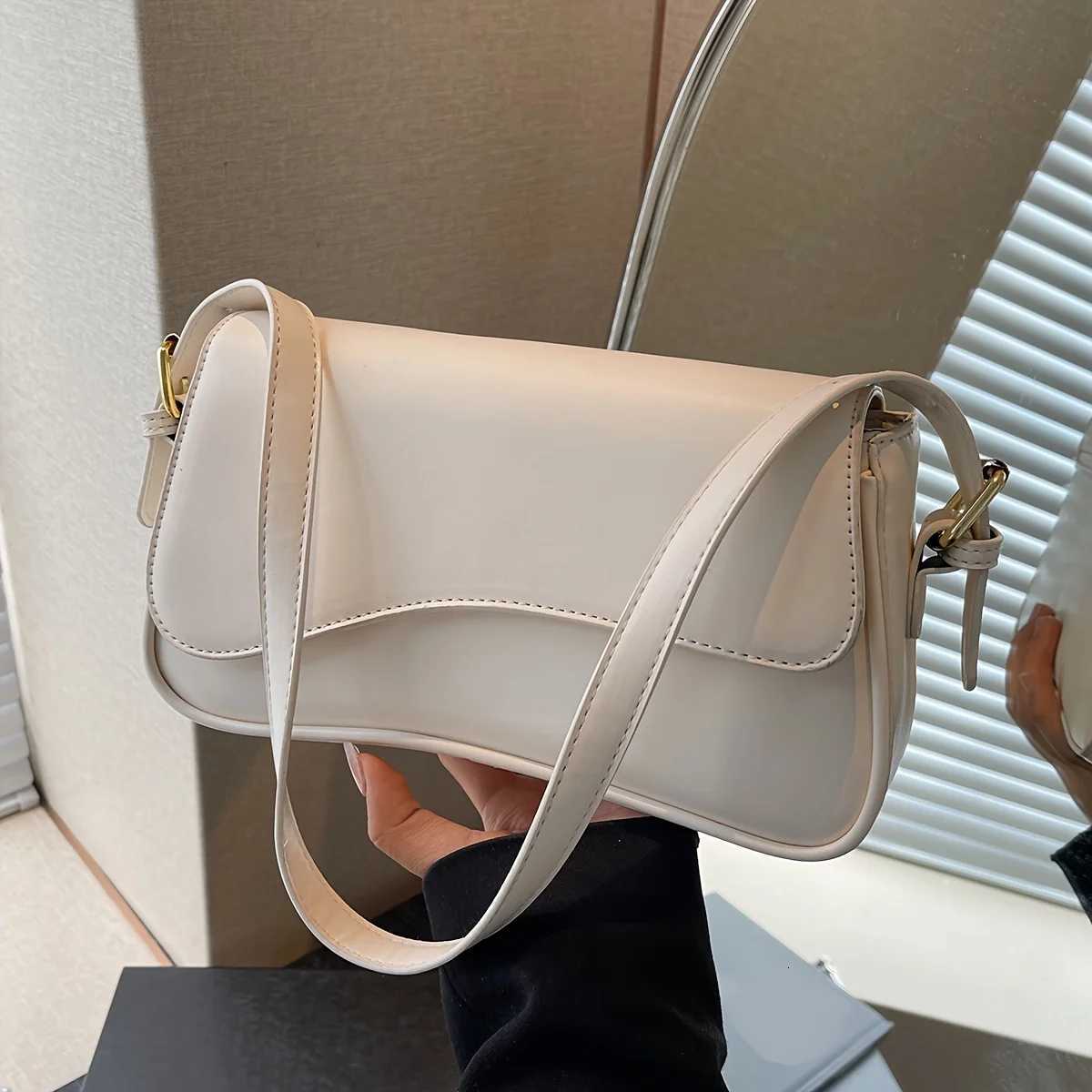 New style stylish and lightweight business casual simple temperament flip cover square bag suitable for commuting to workT251213