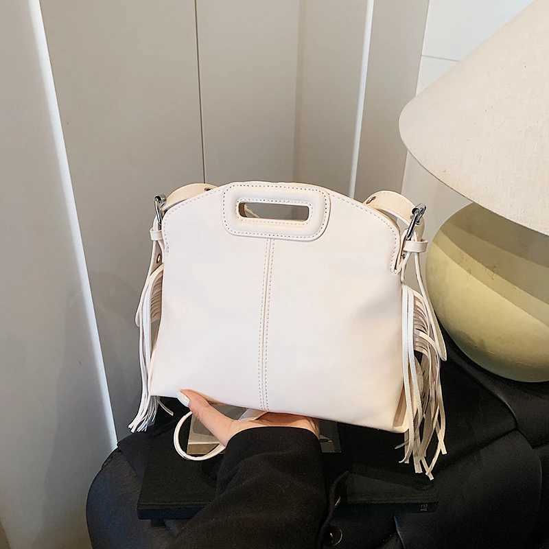 Fashion Womens Crossbody Bag High Quality Shoulder Bag Large Capacity Womens Wallet Phone Bag Solid Casual Tassel Bucket BagT251213