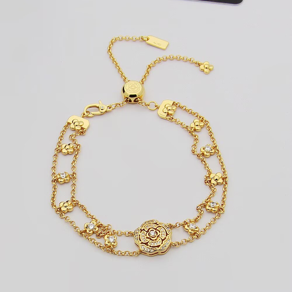 European American Fashion Letters Camellia Titanium Steel Micro Inlaid Zircon Luxury Retro Bracelet with Box High Quality Textured Statement Jewelry G