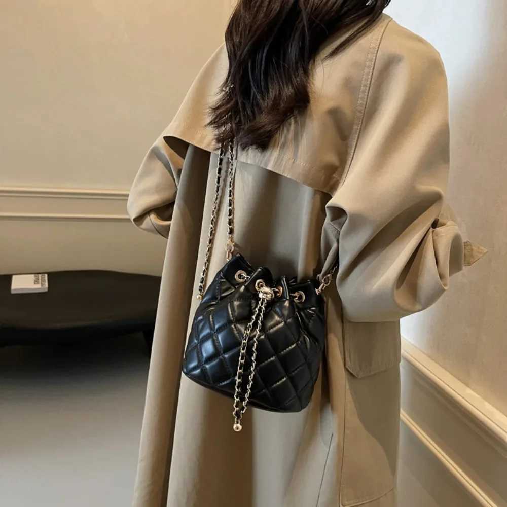 Leather Drawstring Bucket Crossbody Women Quilted Top Handle Bag Barrel Bag Strap Chain Shoulder Strap Drawstring Crossbody BagT251213