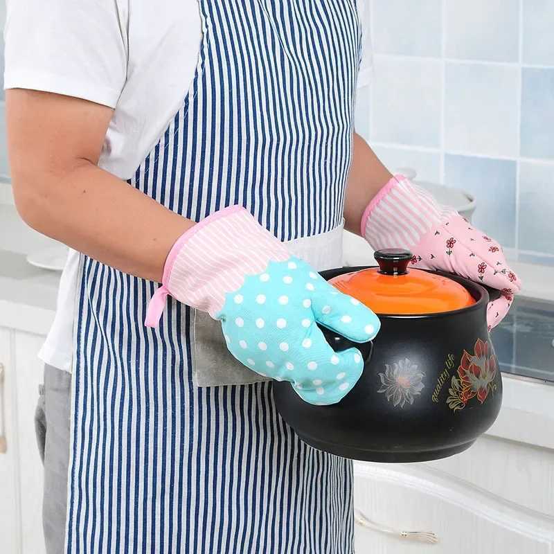 Cooking Oven Potholders Oven Mitts Kitchen Gloves Mitts 1 Pc Cotton Fashion Kitchen Pad Microwave Baking BBQ H251212