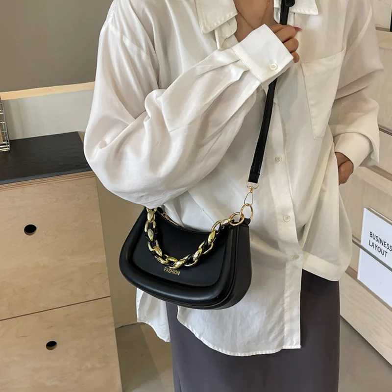 Fashion Chain Handbags Womens Crossbody Bags Solid PU Leather Shoulder Bag For Daily UsedT251213