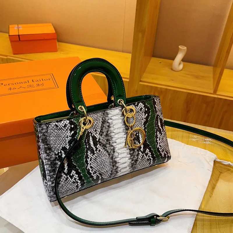 1pcs Womens Elegant PU Leather Handbag Snake Print Crossbody Bag Stylish Evening Clutch Shoulder Purse DesignT251213