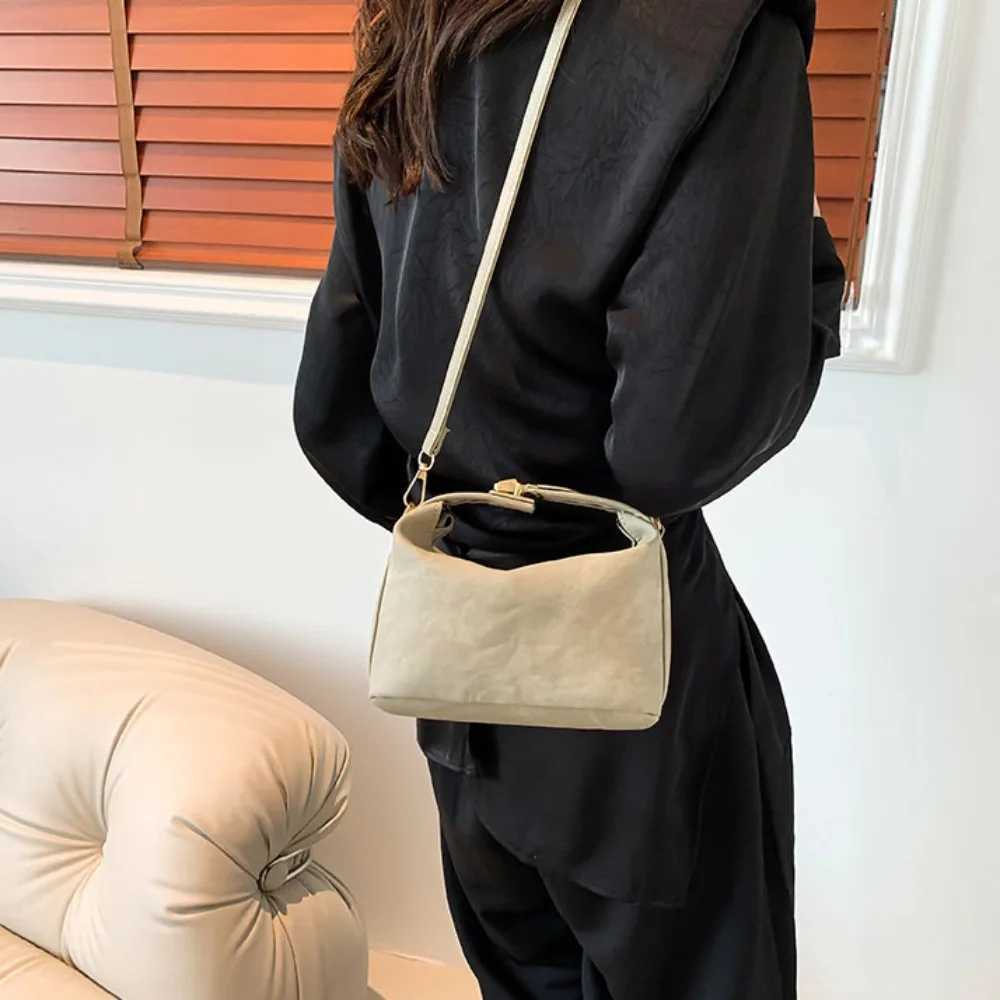 Hot S Trendy Shoder Bag PU Leather Underarm Bag Casual Handbag Daily Life Y251213