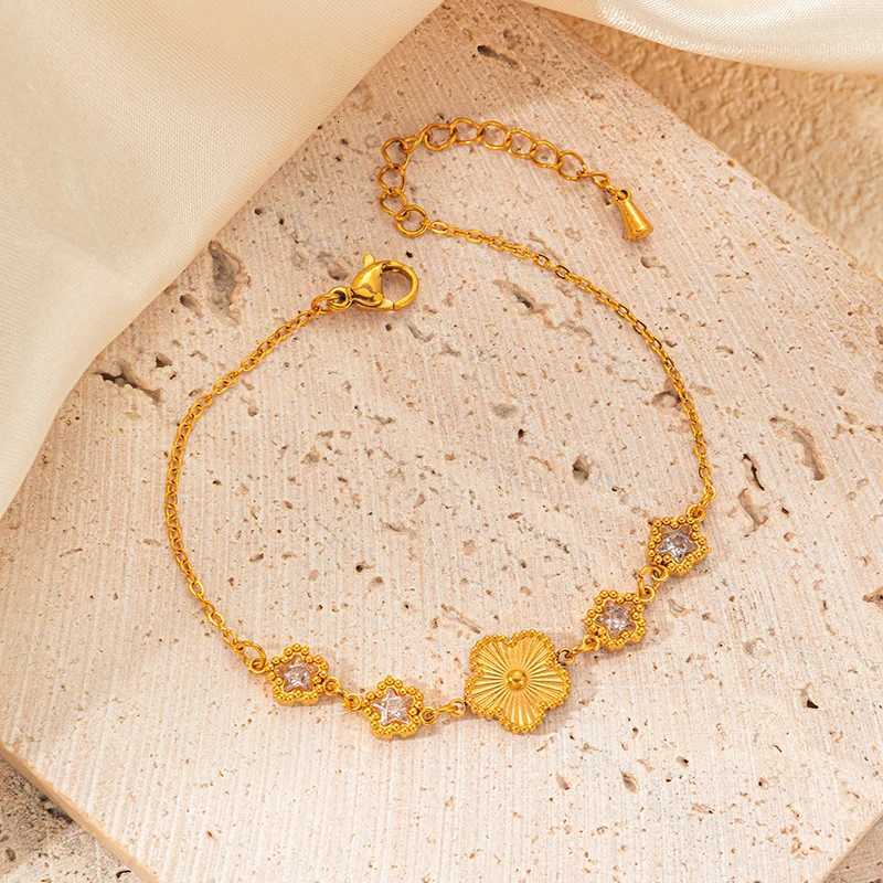 ANENJERY 316L Stainless Steel Lucky Flower Green White Zircon Jewelry For Women French Vintage New Jewelry Gifts M251213