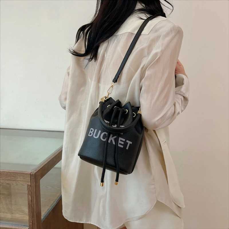 Fashion Popular Womens Bucket Bag Trend Brand Casual Shoulder Bag High Quality Elegant Crossbody Bag Designer Luxury HandbagT251213