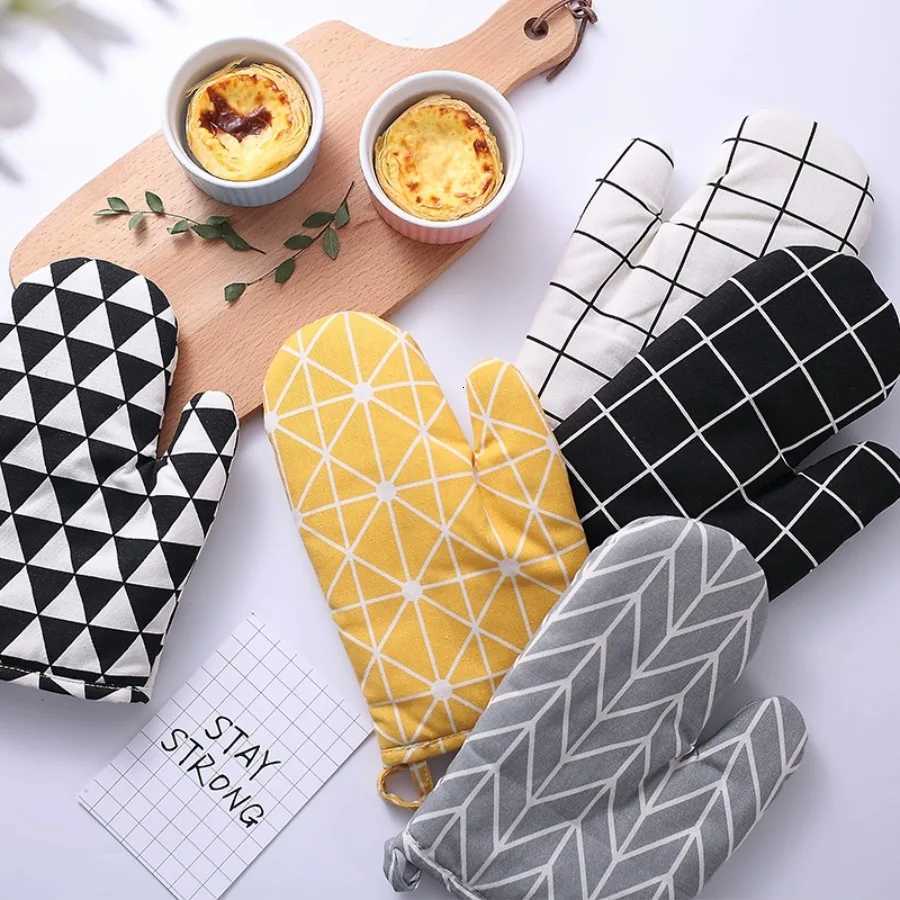 Kitchen heat insation non-slip gloves tools high temperature and heat resistant household oven microwave oven special H251212