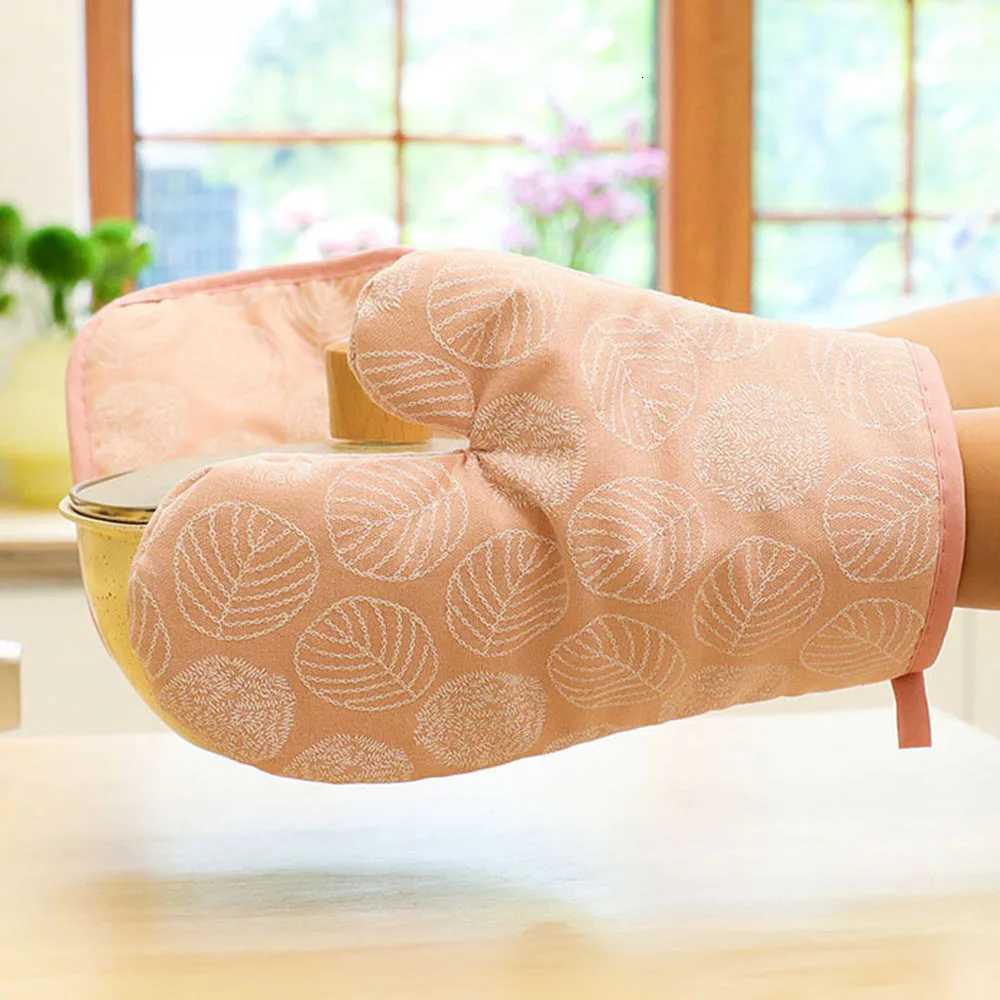 2 Pieces Thick Heat Resistant Gloves Microwave Oven Gloves Anti-scalding Printed Gloves Kitchen Baking Oven Gloves H251212