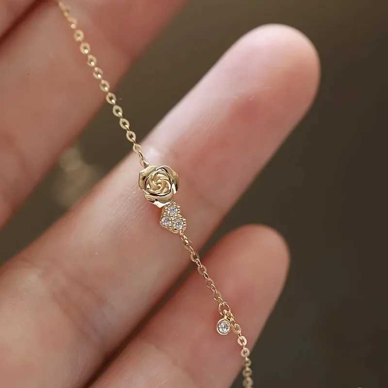Luxury Cubic Zirconia Heart Rose Flower Charm s for Women Cute Plant Fine Jewelry AccESSories Romantic Flash Gifts M251213