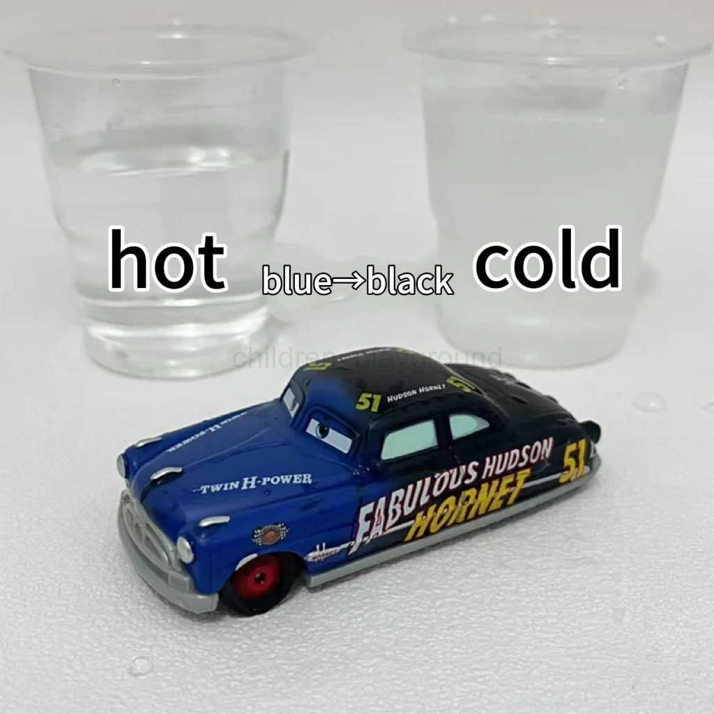 Disney Pixar Cars 3 Temperature-variable Model Lightning Color- changing Mcqueen Racing Family Mack Car Toy Children Toys Gift H251213