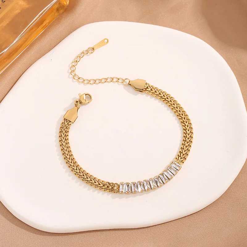 Womens Popular Zirconium Inlaid Clavicle Chain Double Layer Cuban Chain Stitching Zircon Pendant M251213