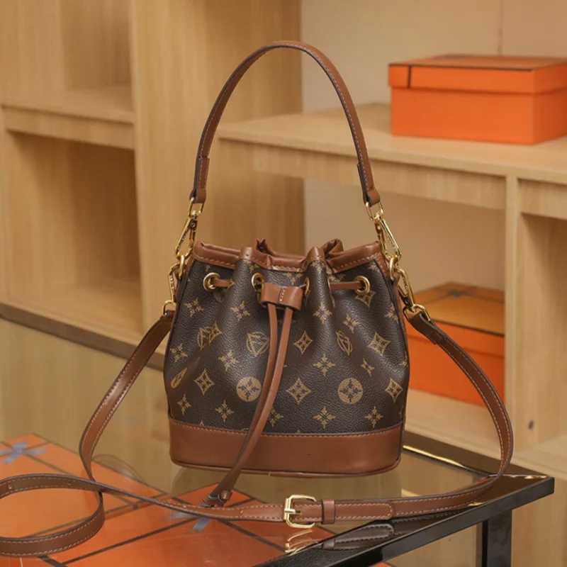 2026 Lady Luxurious Retro Bucket Bag-Shoulder Sling Bag Backpack Handbag Print Drawstring Shoulder bag Casual VersatileT251213