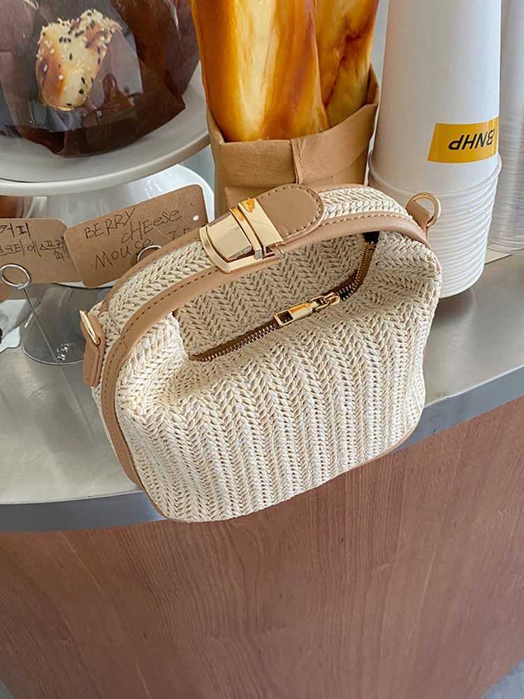 2025 new summer woven bag fashionable crossbody bag shoulder bag casual womens daily commuting bag vacation beach handbagT251213