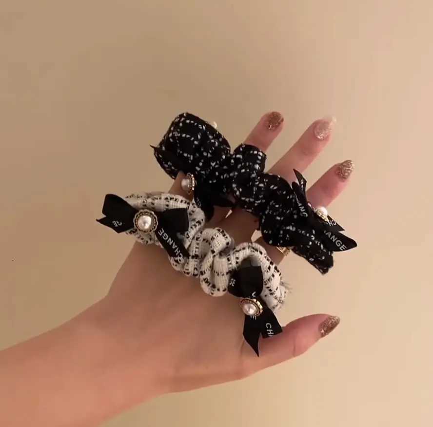 Paris Black White Stripe Hairbands Rubber Bands French Luxury Letter Pearl Hair Ties 2pcs Woolen Plaid Elastic Hair Accessories Y251213