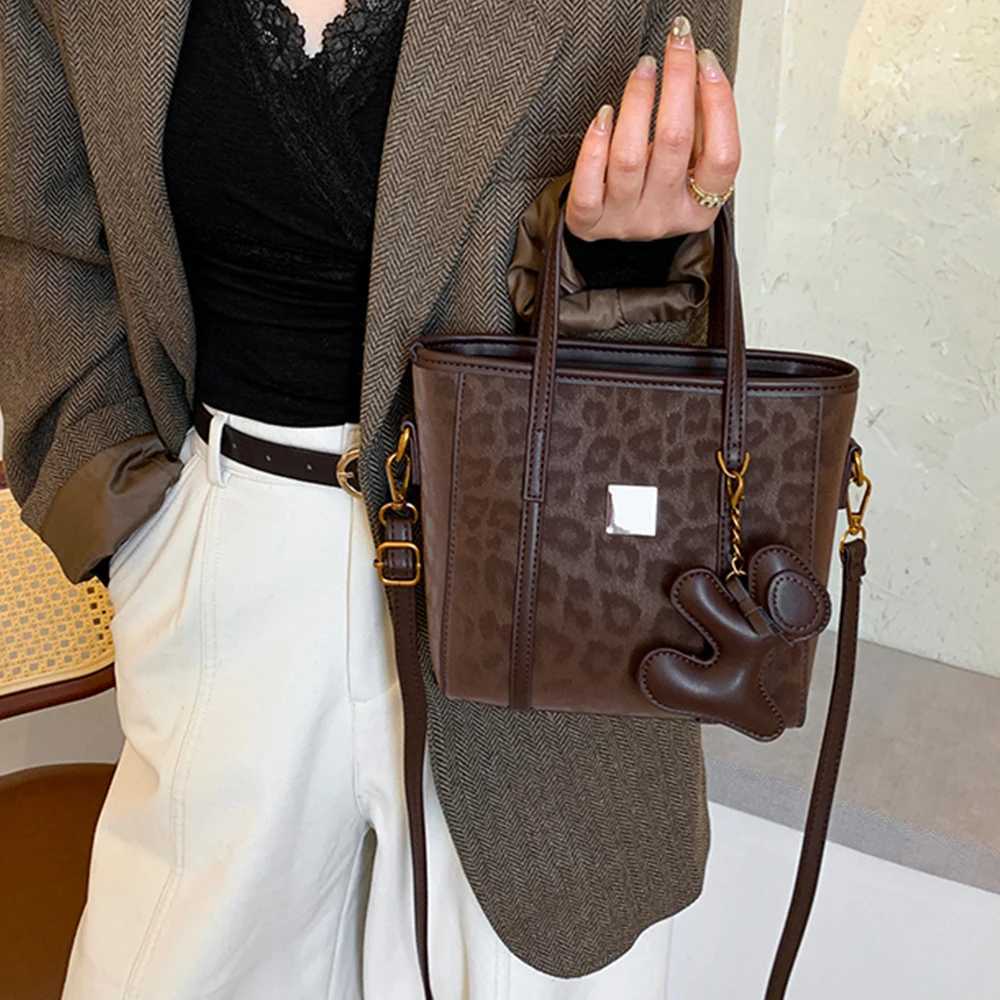 Autumn and Winter High-End Niche Mobile Phone Crossbody Bag New Coffee-Colored Bucket Bag Leopard Print HandbagT251213