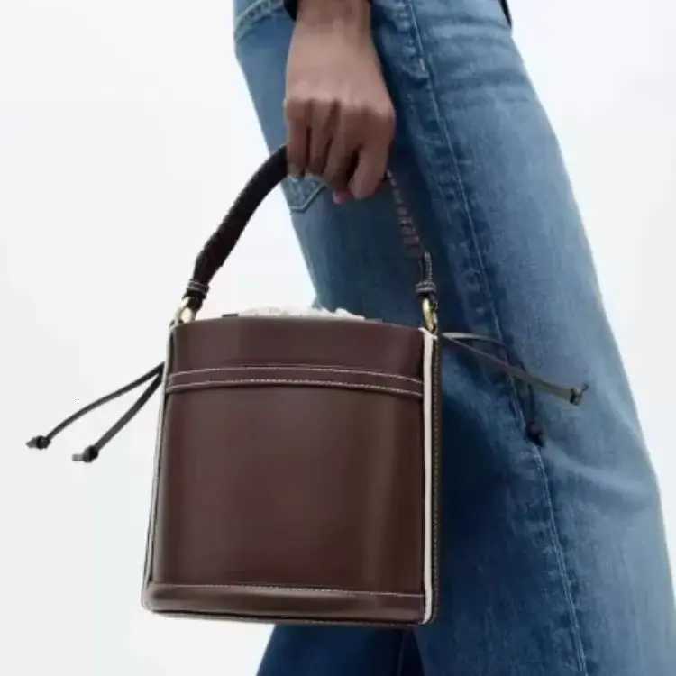 Fashion Bucket Bag Summer Straw Beach Bag Casual Travel Vacation Handbags Womens Leisure Outdoor Crossbody BagT251213