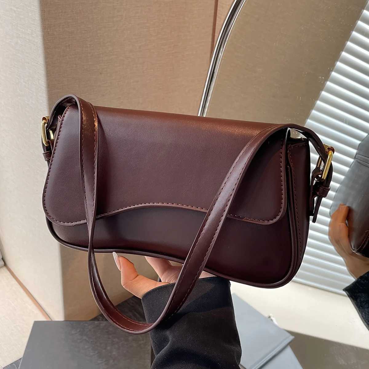 New style stylish and lightweight business casual simple temperament flip cover square bag suitable for commuting to workT251213