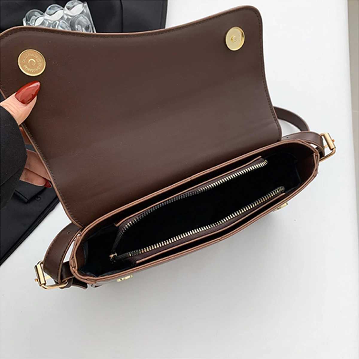 Coffee-Colored Simple Crossbody Bag Street Trend Light Luxury Exquisite Small Square Bag Womens Single-Shoulder Bag 1 PieceT251213