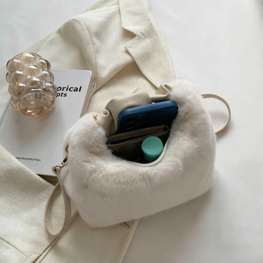 Fashionable Plush Handbag for Womens Solid Color Soft Fluffy Shoulder Bag Autumn Winter Soft Plush Crossbody BagT251213